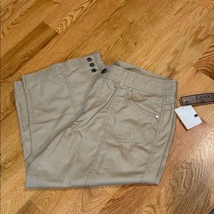 NWT Khaki capri with button embellishment on leg